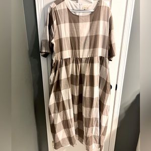 Beige & white check maxi dress